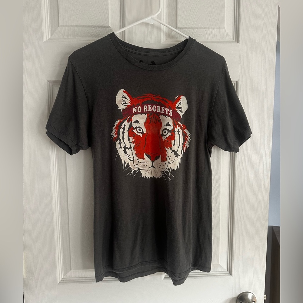 “No Regrets” Tiger Graphic Tee